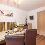 Gaestehaus Emil Зёльден